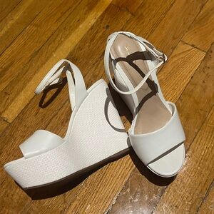Also White High Wedges